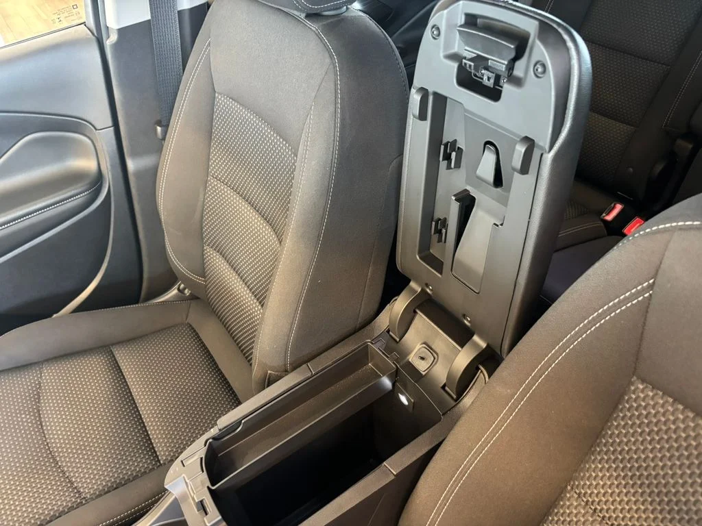 Used 2024 White GMC SLE image 21