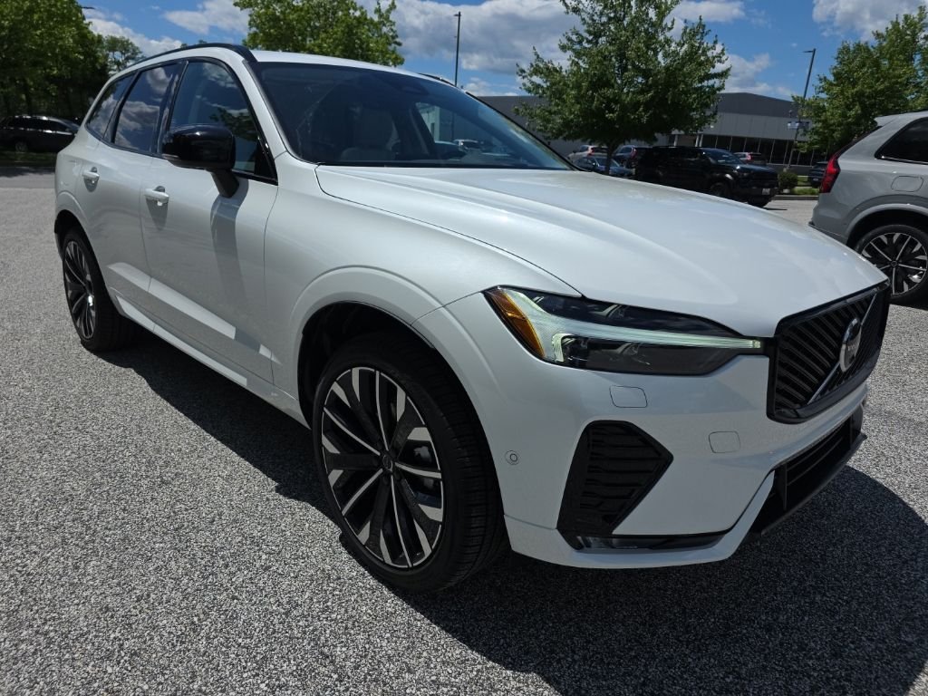 2026 Volvo XC60 B5 Ultra Dark AWD's photo