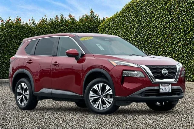 Used 2021 Red Nissan SV image 2