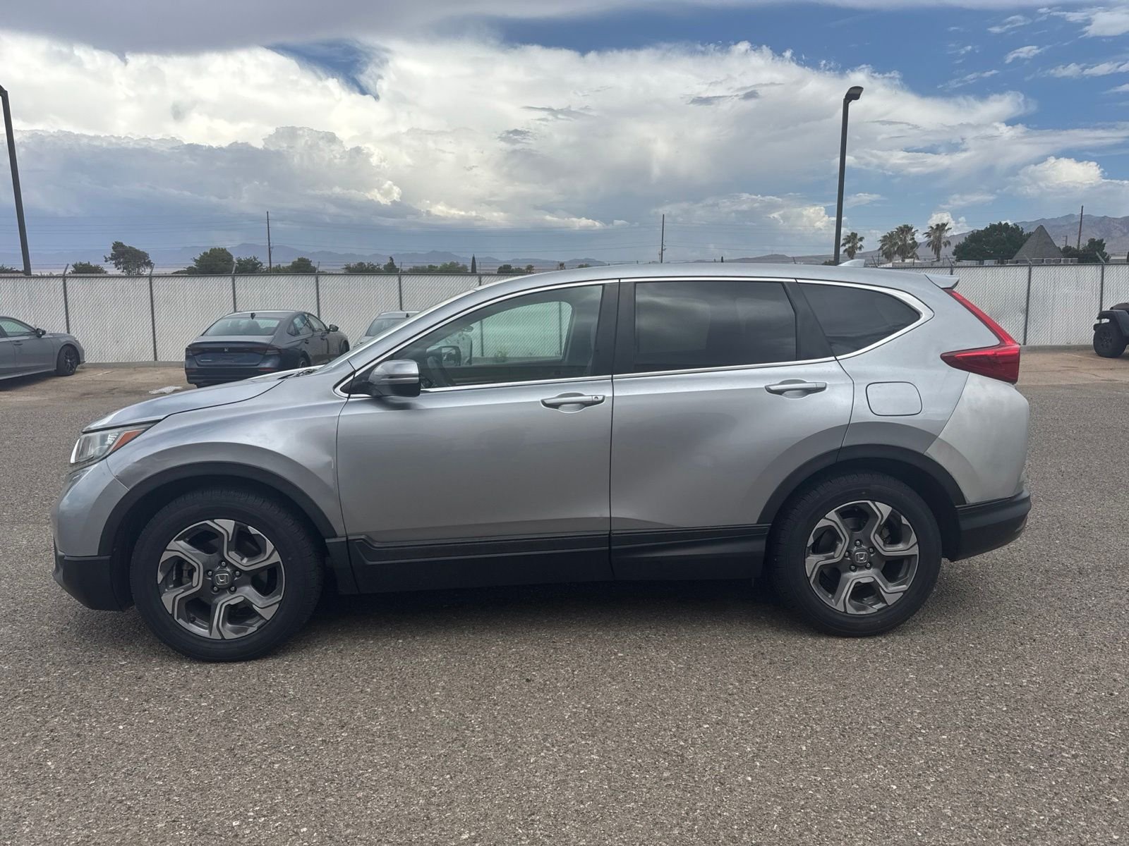 Used 2018  Honda EX image 2