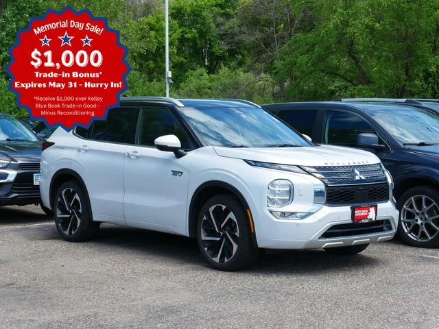 2023 Mitsubishi Outlander Plug-in Hybrid SEL S-AWC's photo