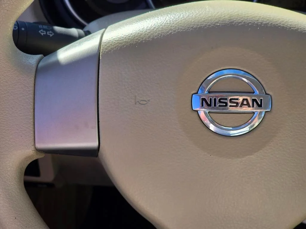 Used 2007 Red Nissan 1.8 SL image 15