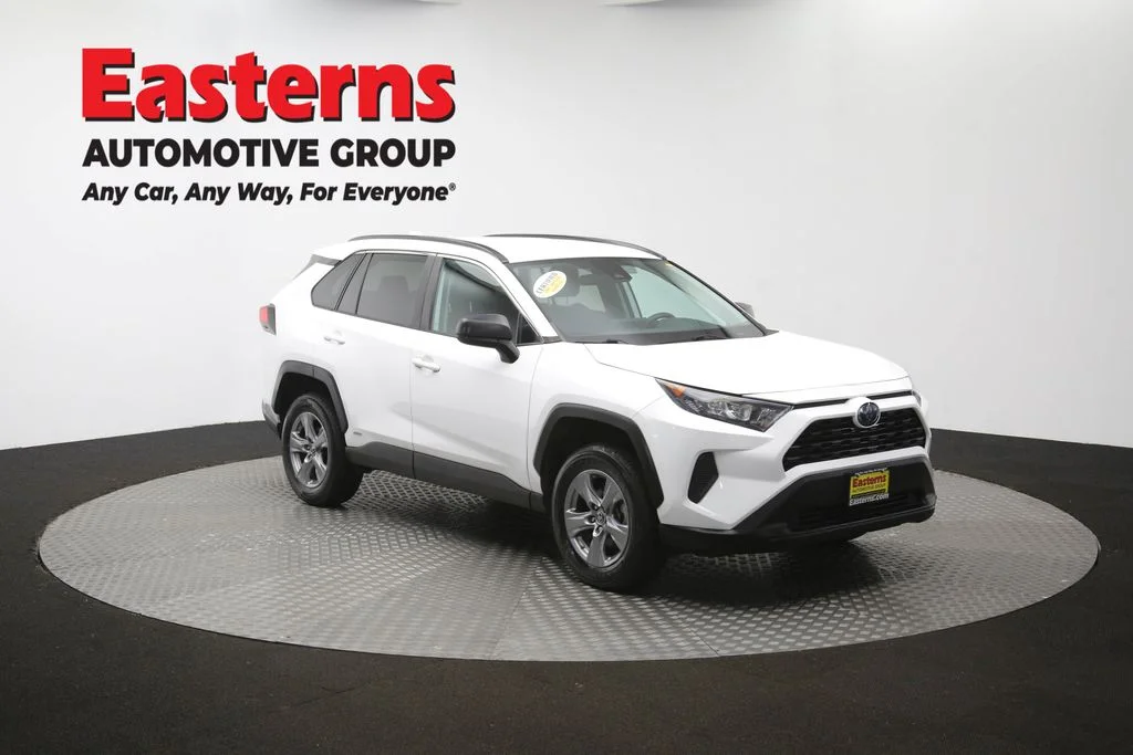 Used 2022 White Toyota LE image 50