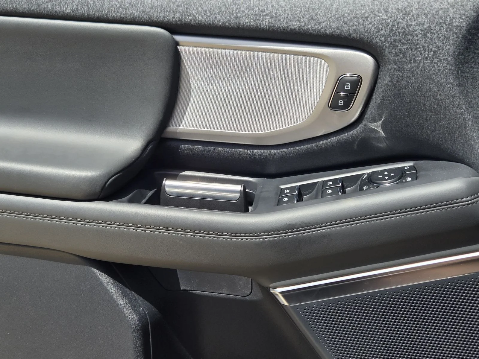 New 2026 Agate Black Metallic Ford MAX Active image 16