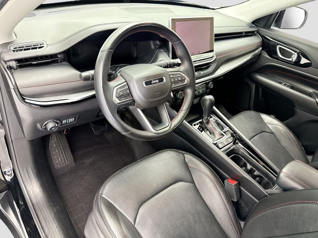 Used 2022 Diamond Black Jeep Trailhawk image 9