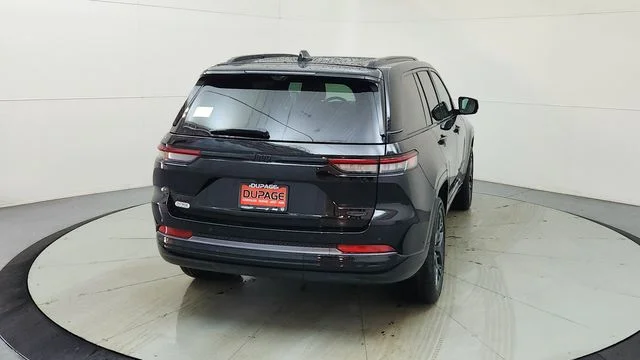 New 2026 Diamond Black Crystal Pearl-Coat Exterior Paint Jeep Summit image 9
