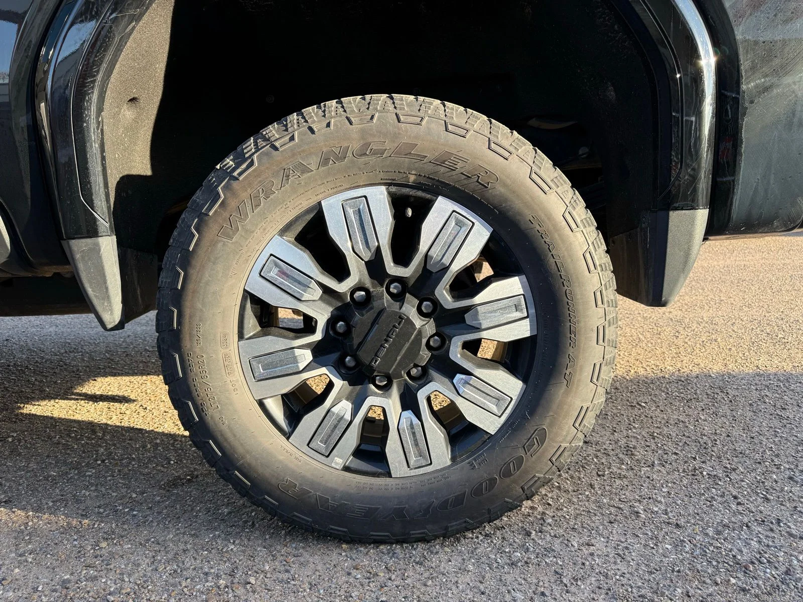 Used 2025 Black GMC Denali image 14