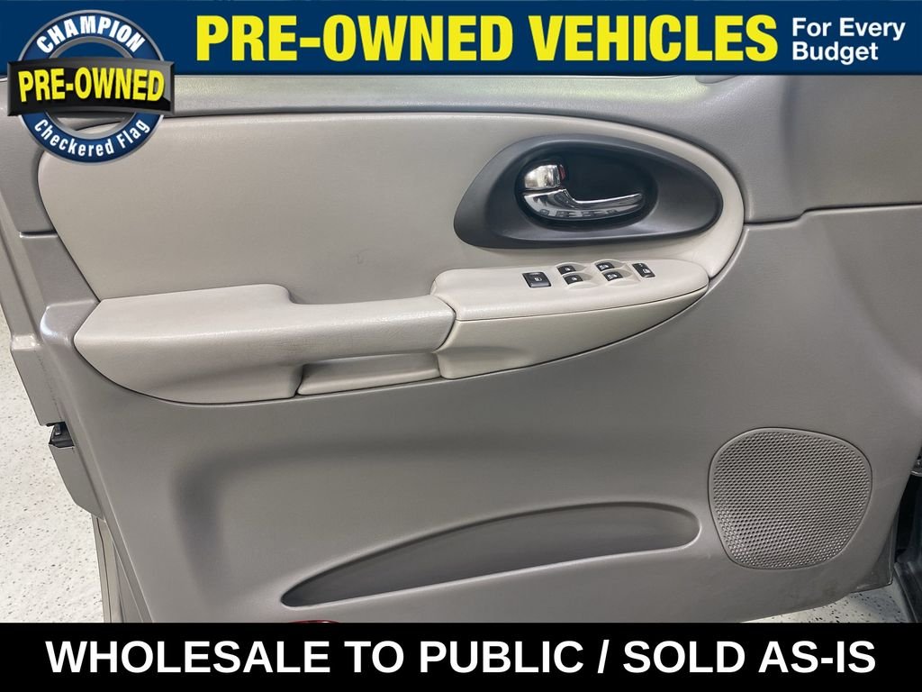 Used 2006 Graystone Metallic Chevrolet LS image 23