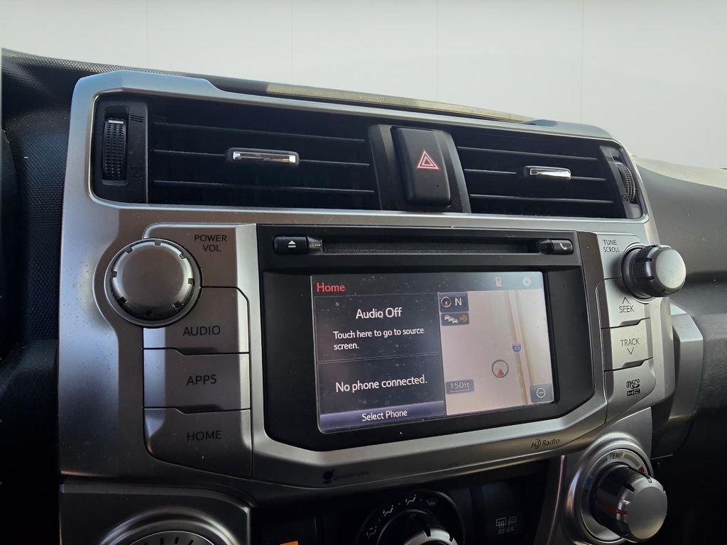 Used 2014 Super White Toyota SR5 image 17