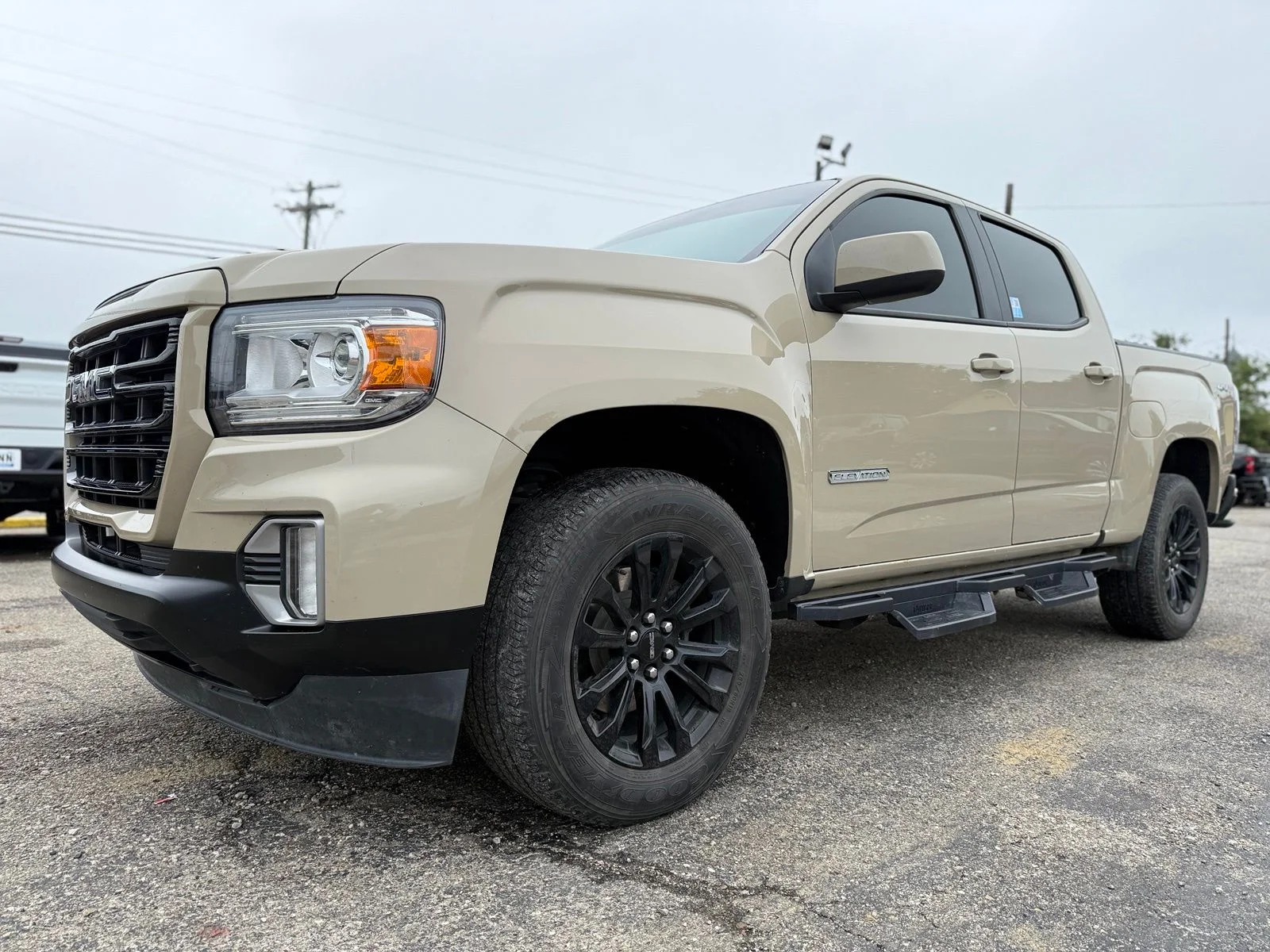 Used 2022 Beige GMC Elevation image 2