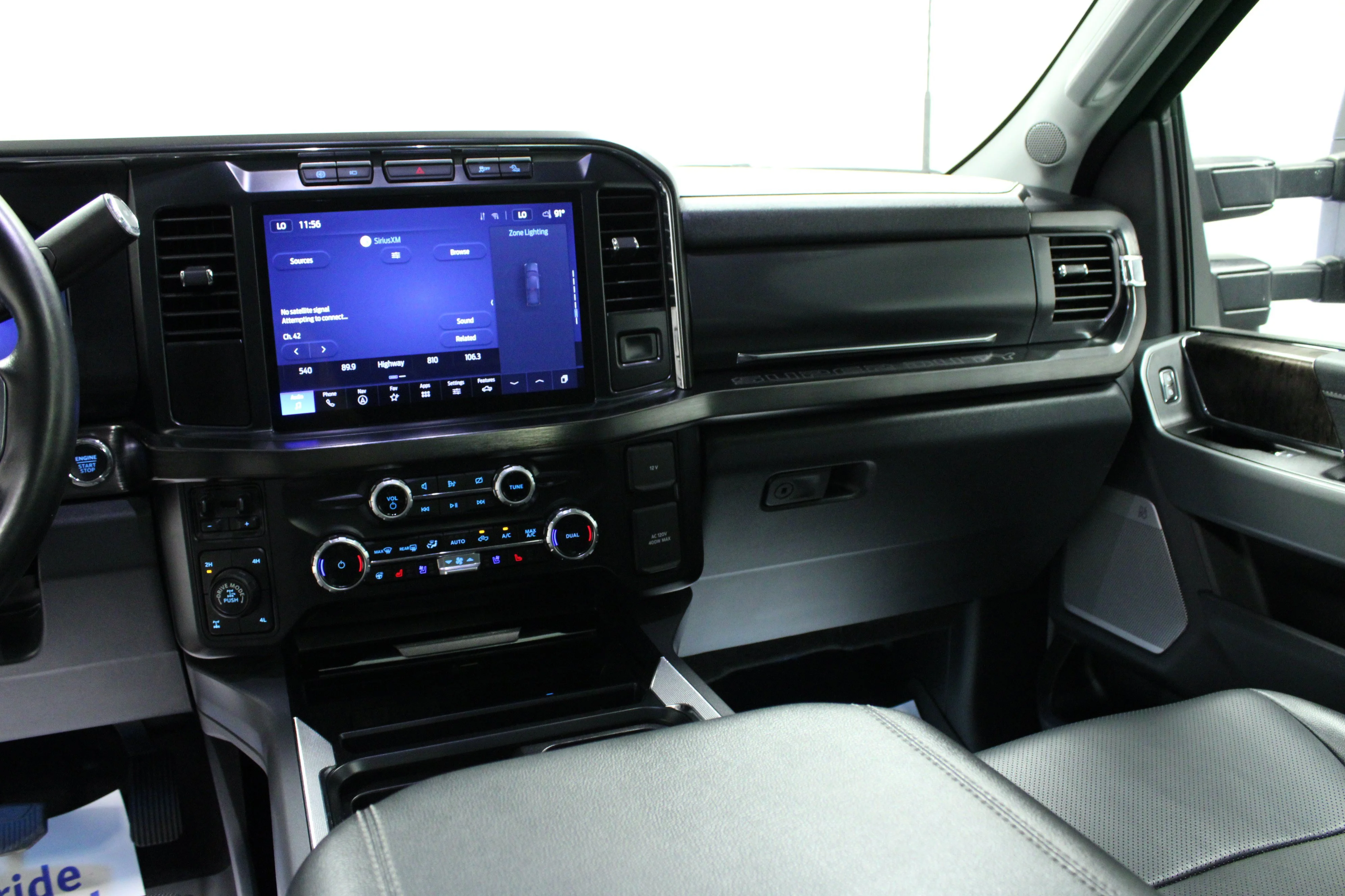 Used 2024 Agate Black Metallic Ford LARIAT image 19