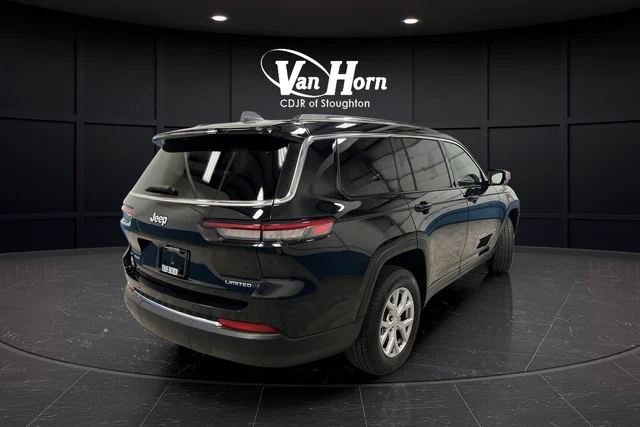 Used 2021 Diamond Black Jeep Limited image 7