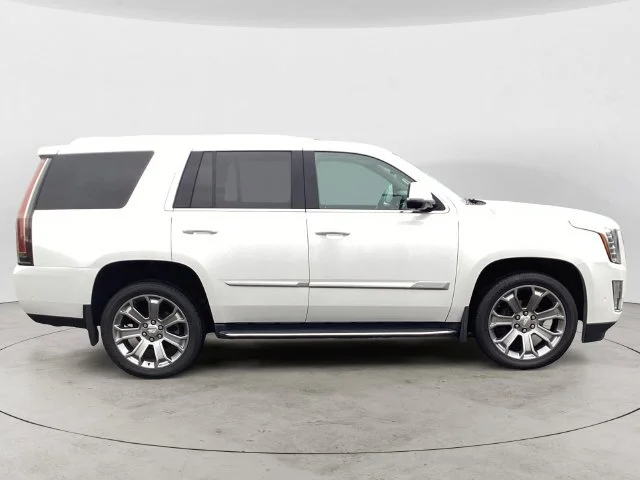 Used 2020 Crystal White Cadillac Luxury image 6