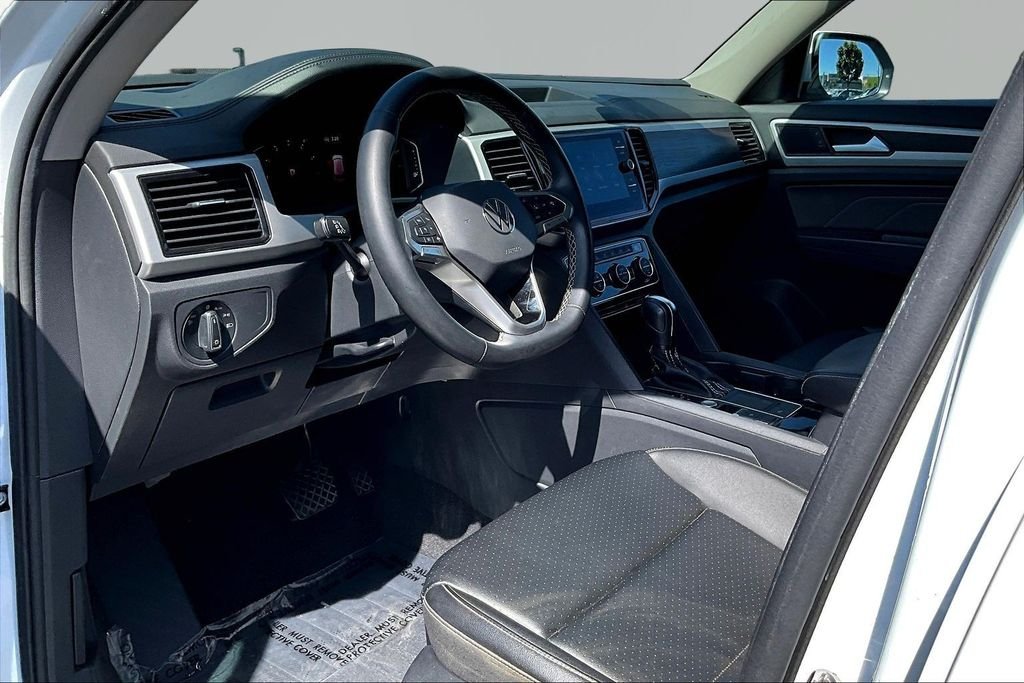 2022 Volkswagen Atlas SE w/Tech - Photo 17