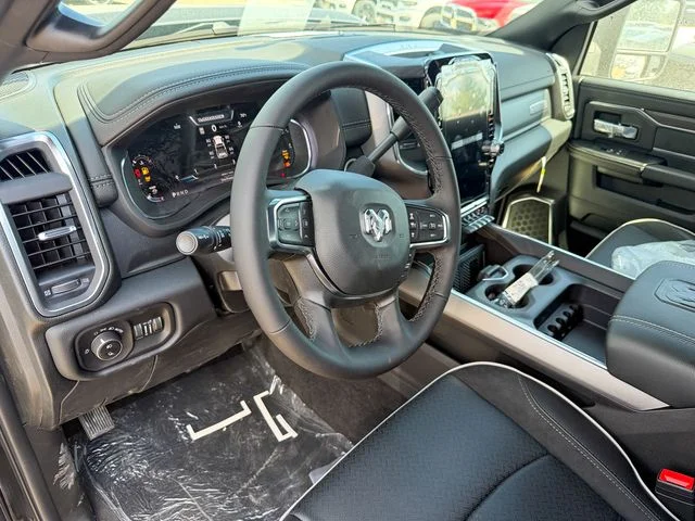 New 2026 Diamond Black Crystal Pearl-Coat Exterior Paint RAM Laramie image 14