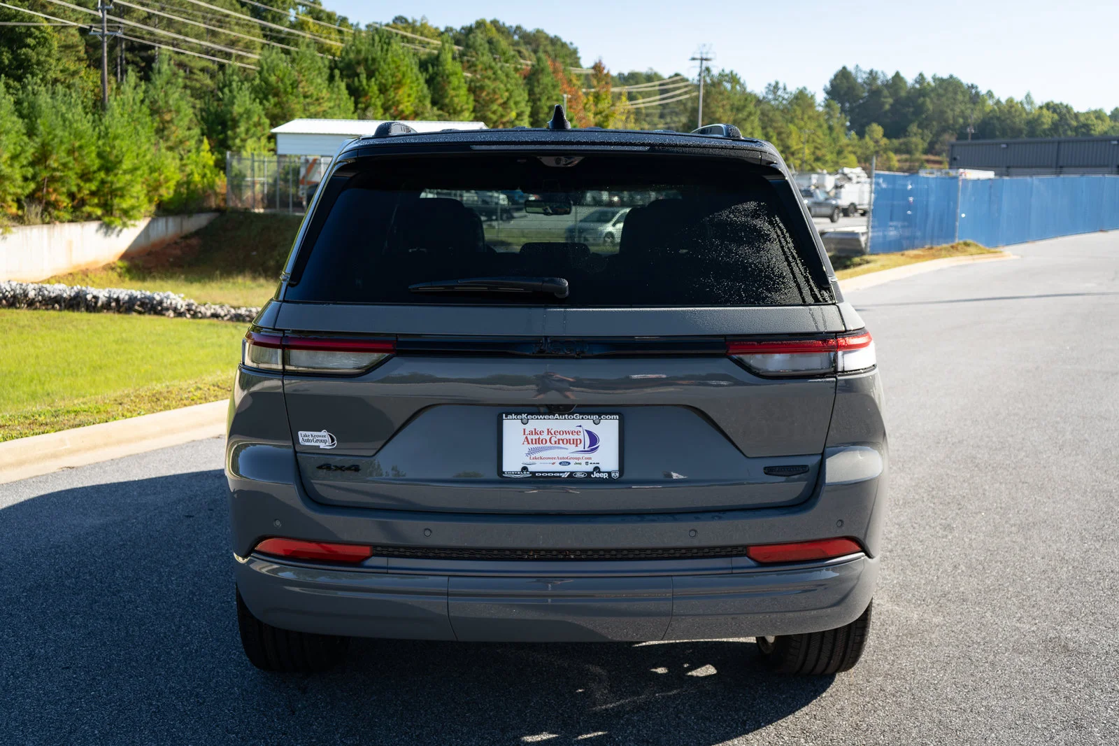New 2027 Sting-Gray Clear-Coat Paint Jeep Summit image 15