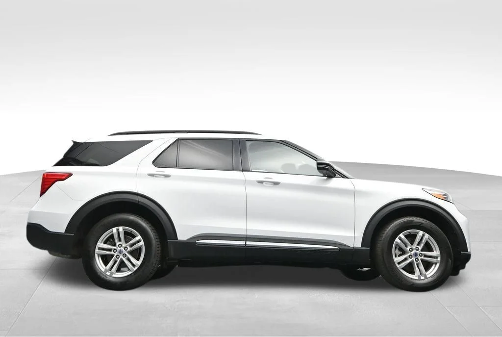 Used 2023 Oxford White Ford XLT image 39