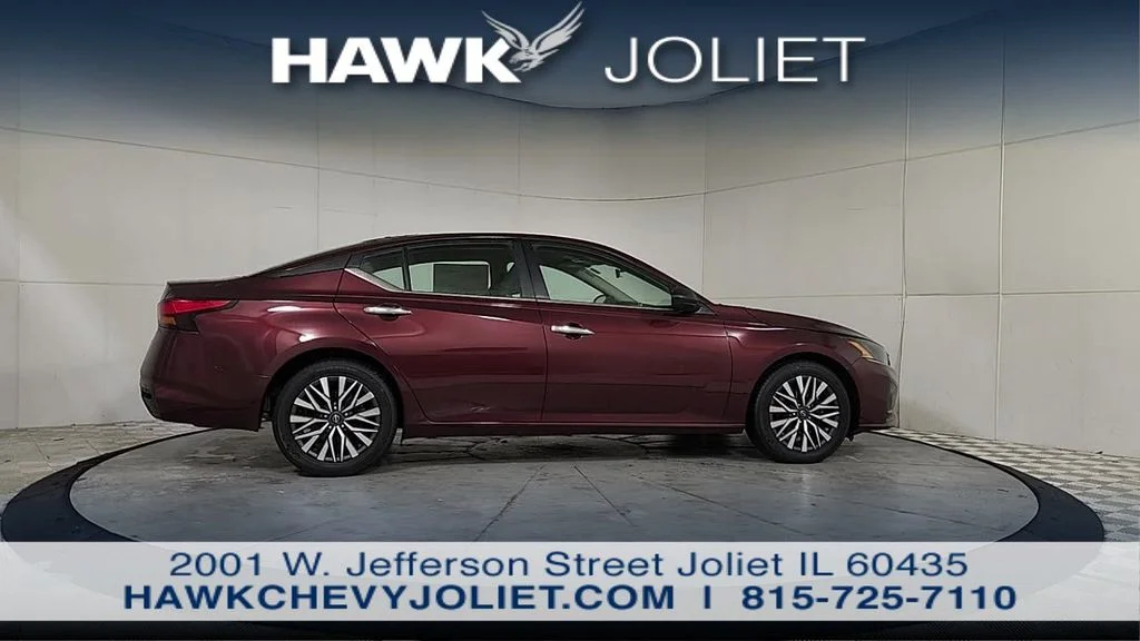 Used 2025 Red Nissan 2.5 SV image 9