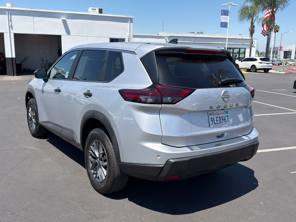 Used 2024 Silver Nissan S image 9