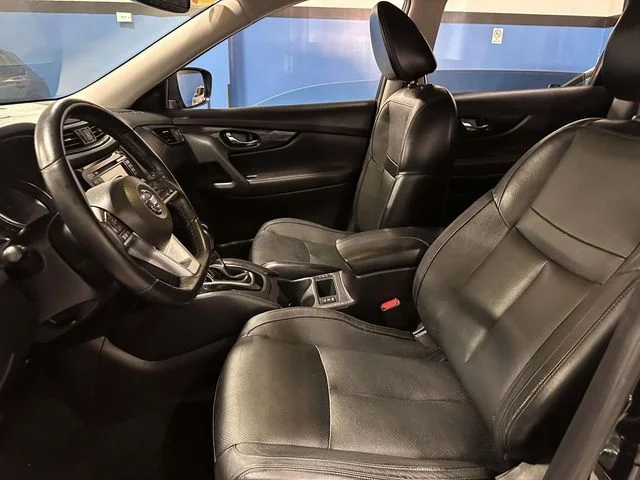 Used 2017 Magnetic Black Nissan SL image 16