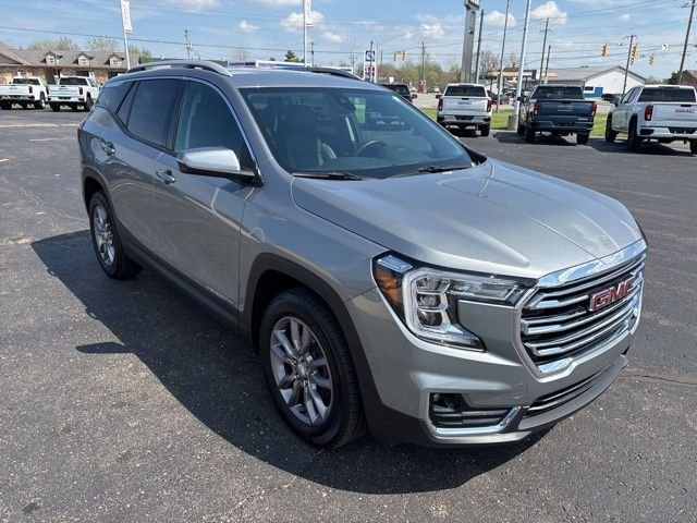 Used 2024 Silver GMC SLT image 8