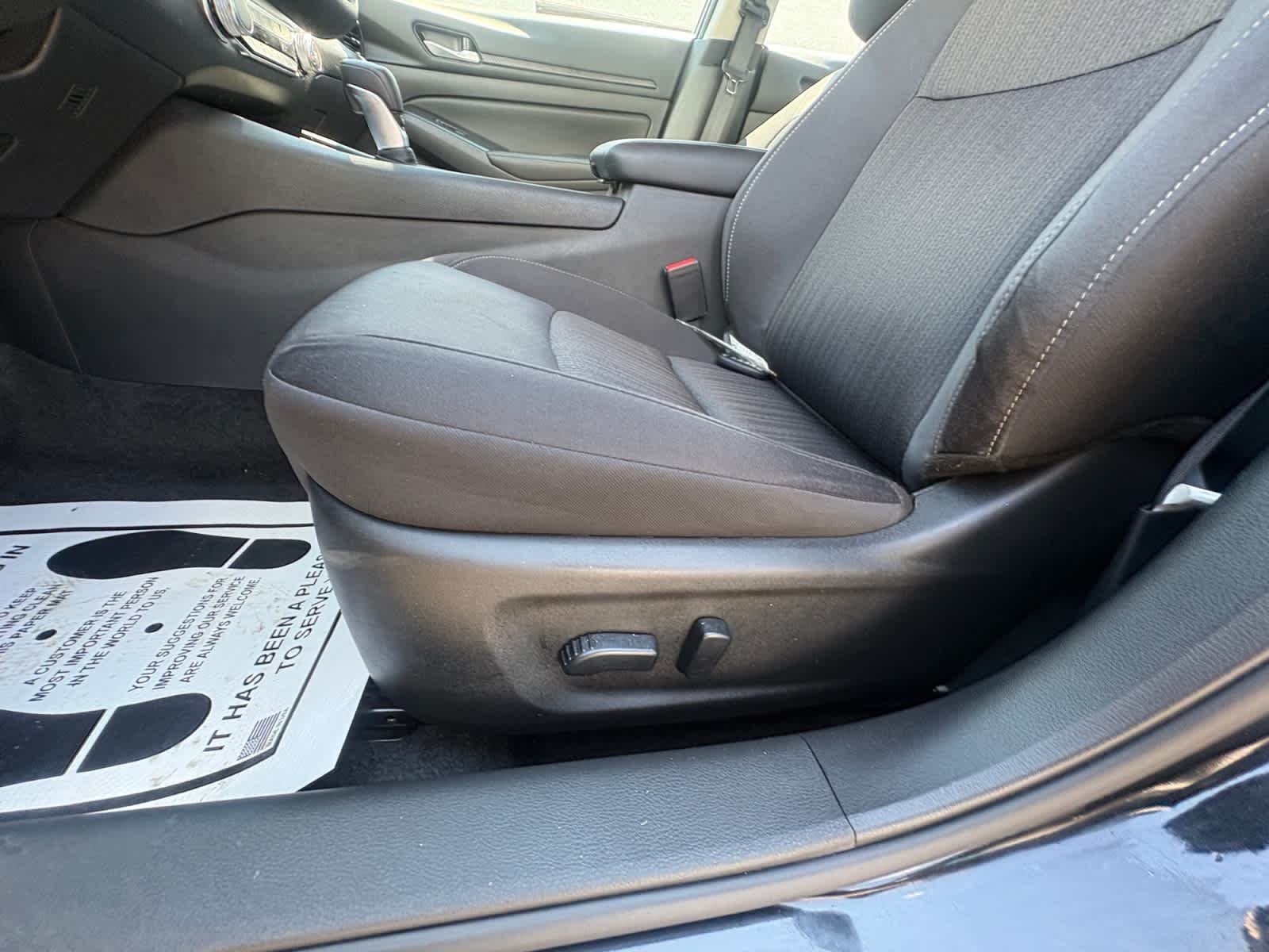 Used 2025 Super Black Nissan SV image 36