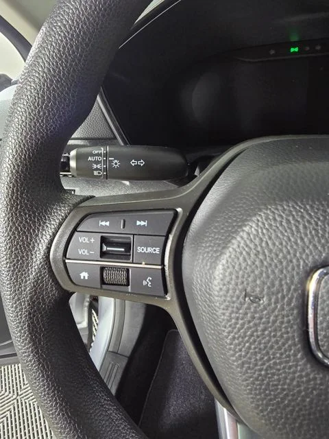 Used 2023 Silver Honda LX image 18