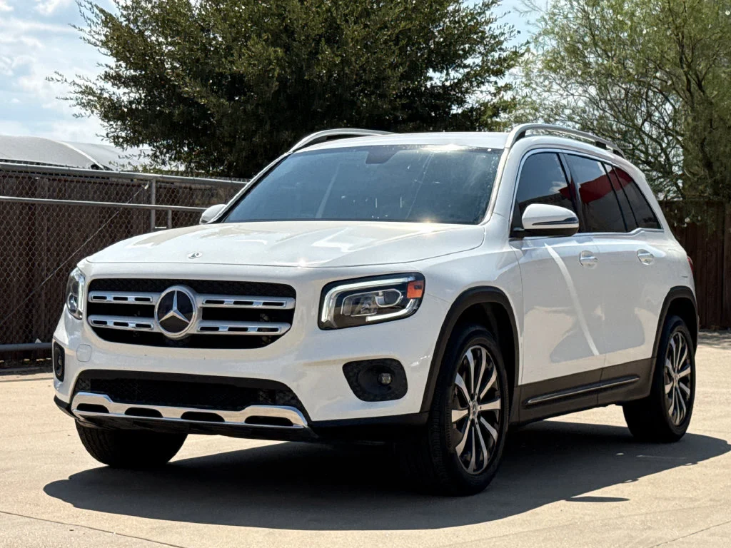Used 2021 White Mercedes-Benz GLB 250 image 3