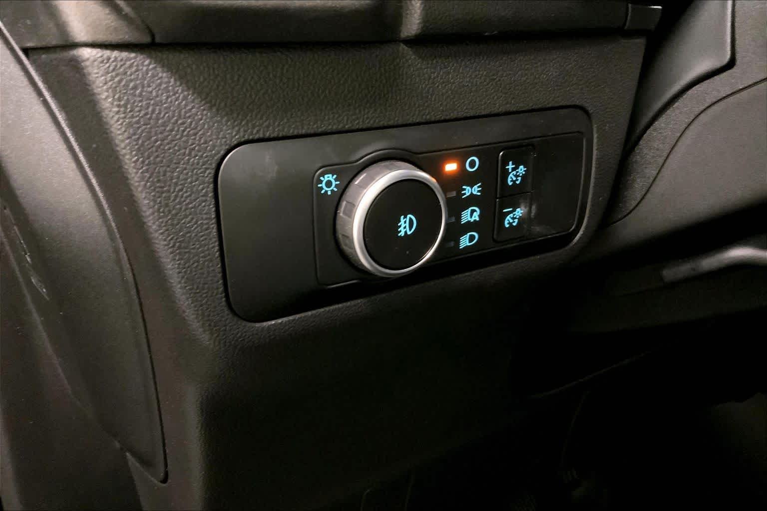 New 2026 Carbonized Gray Metallic Ford Badlands® image 18