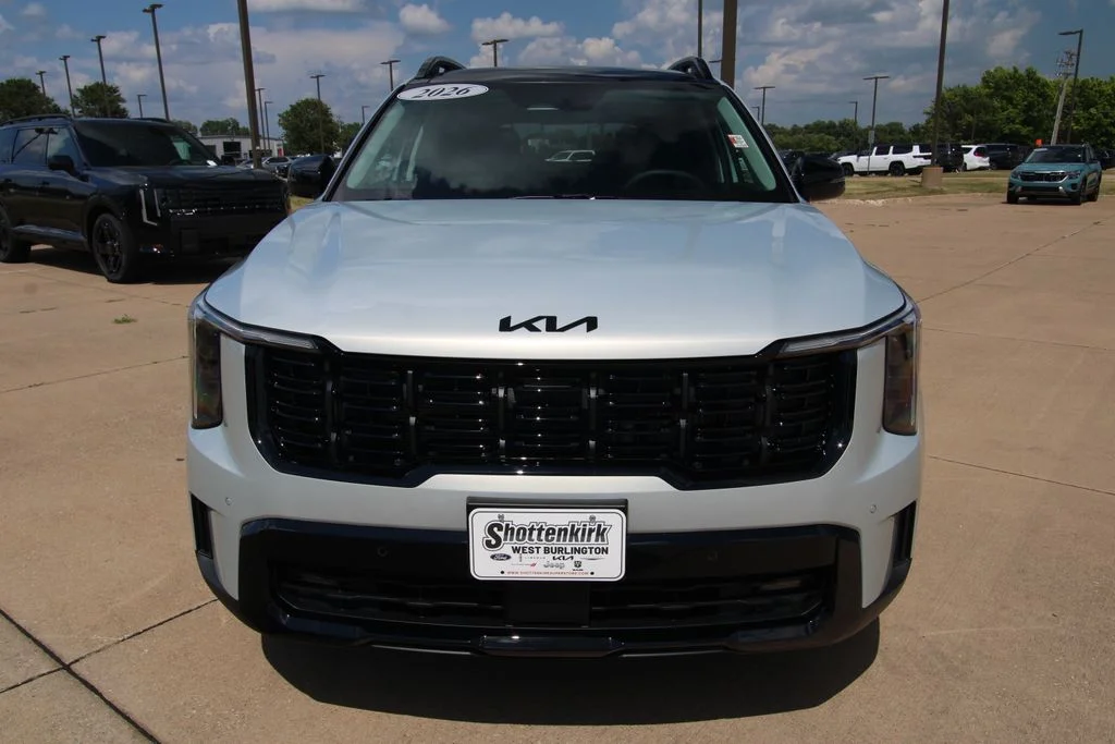 New 2026 Silver Kia  image 2