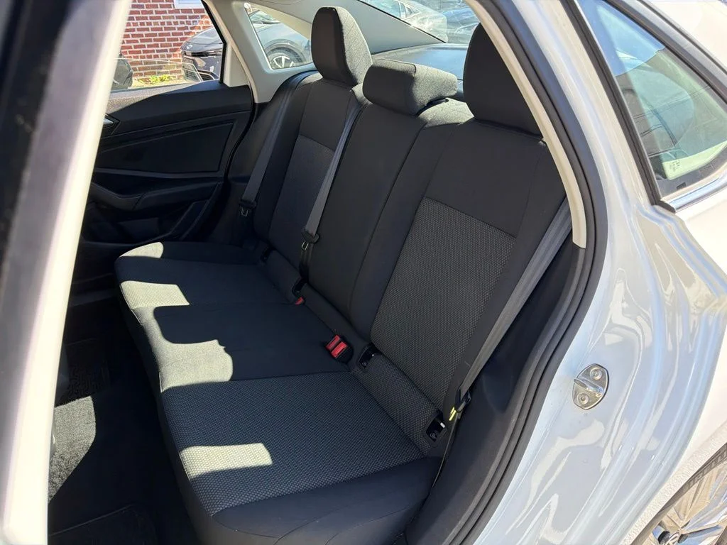 Used 2019 White Volkswagen 1.4T S image 21