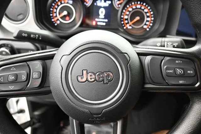 Used 2025 White Jeep Nighthawk image 16