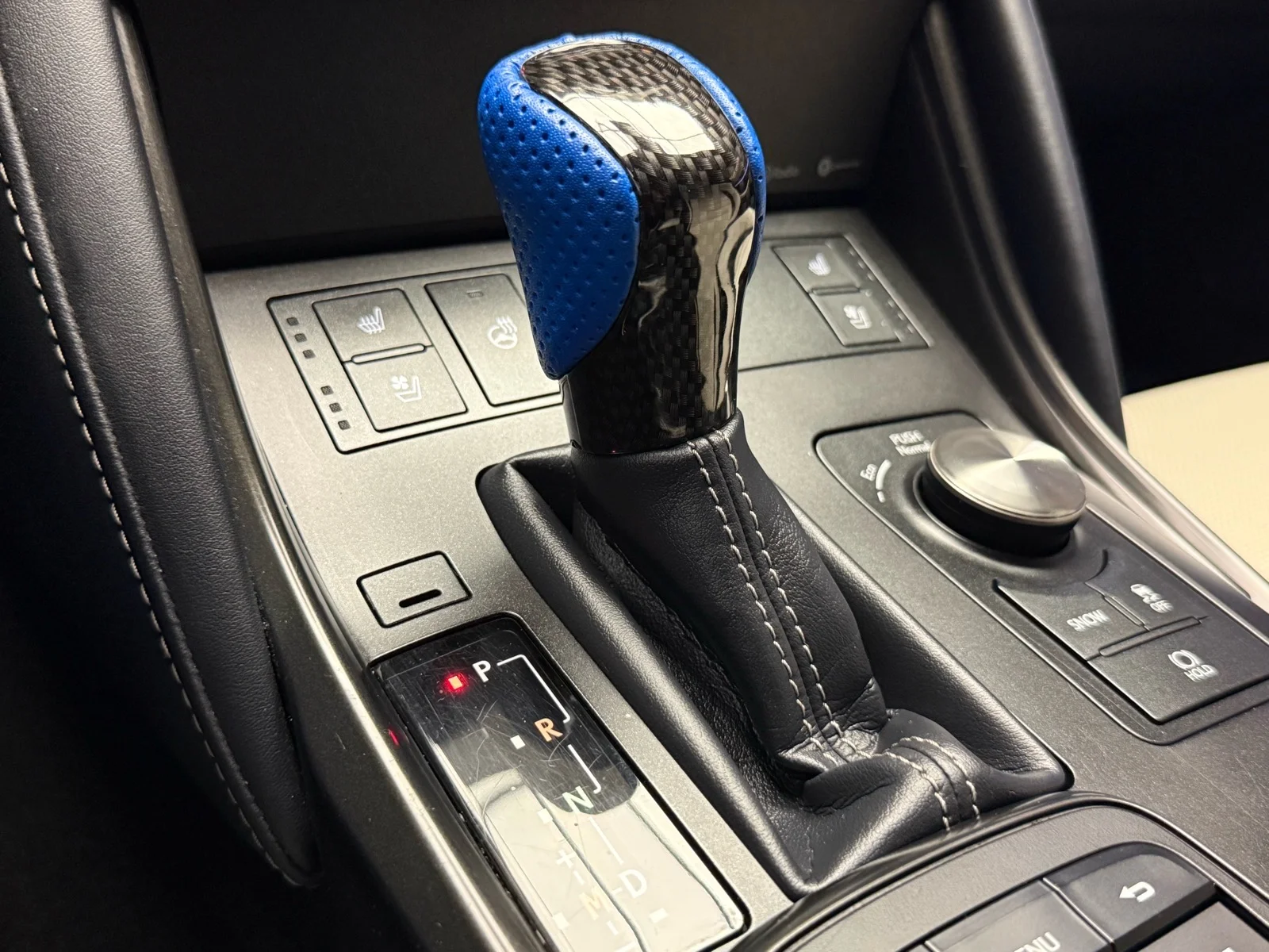 Used 2021 Ultra White (083) Lexus F SPORT image 19