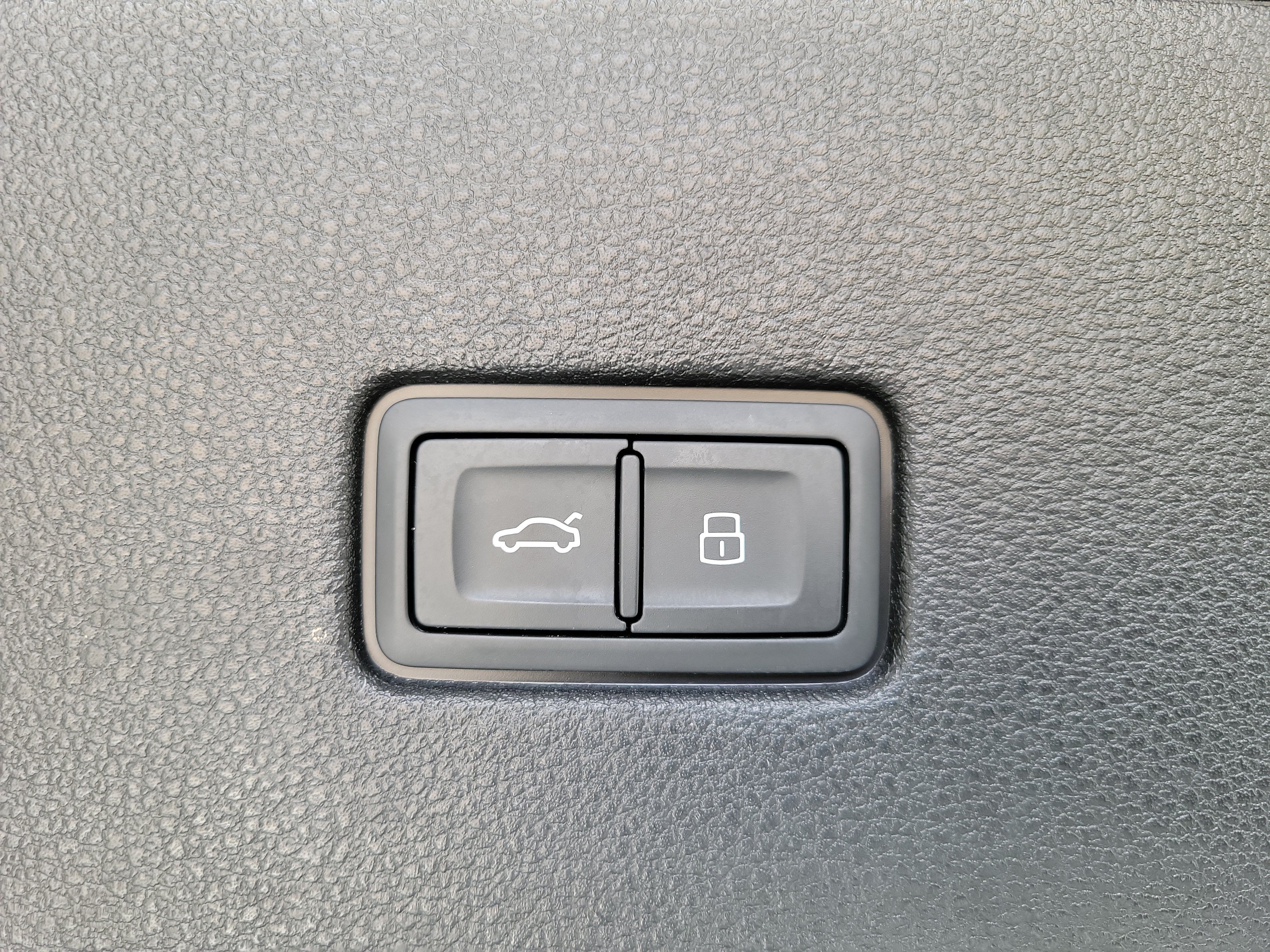 Used 2019 Gray Metallic Audi 3.0T Premium image 10