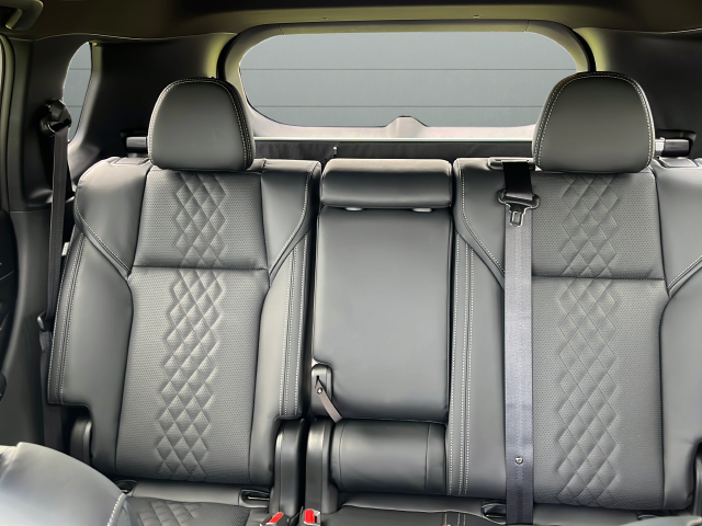 Used 2025 White Mitsubishi SEL Black Edition image 3