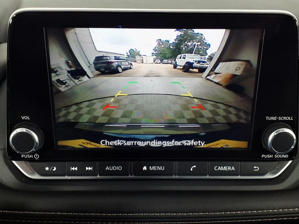 Used 2025 Blue Nissan SV image 15