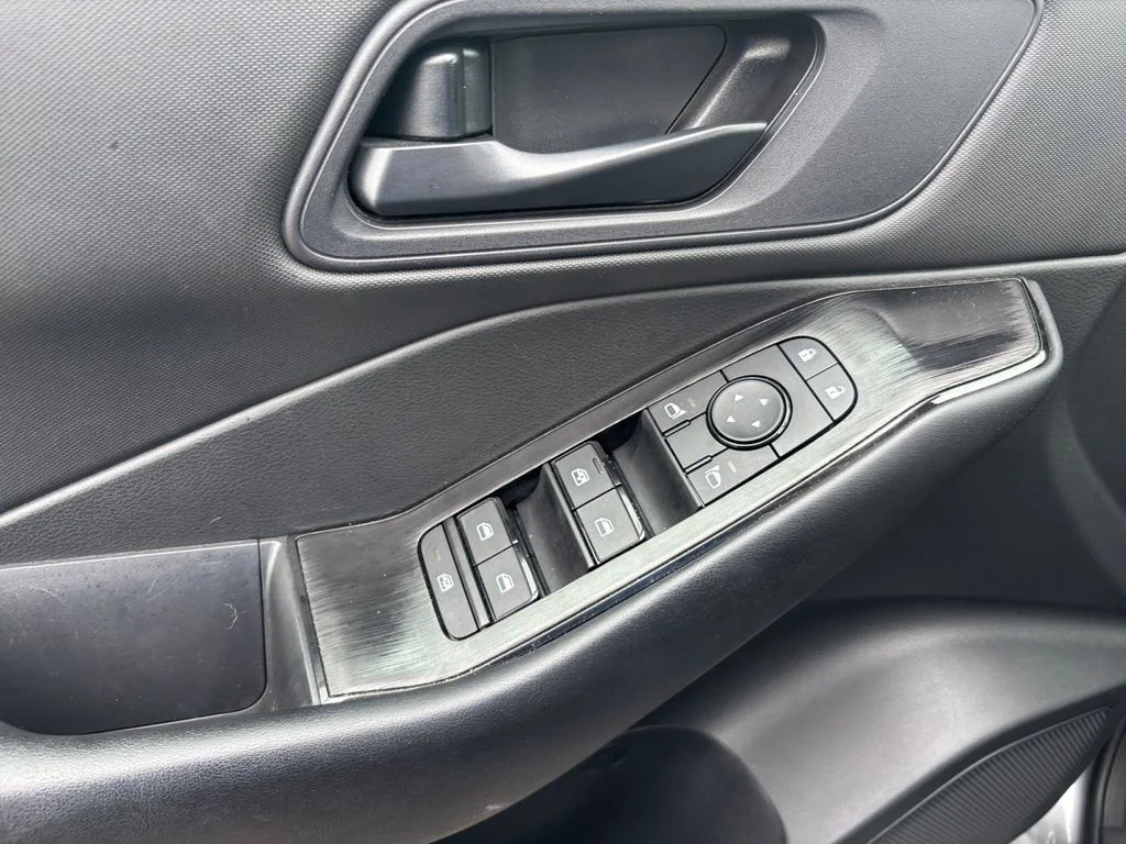 Used 2025 Gray Nissan S image 27
