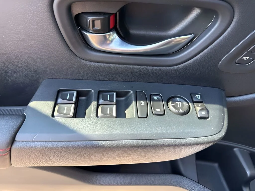 Used 2025  Honda Black Edition image 29