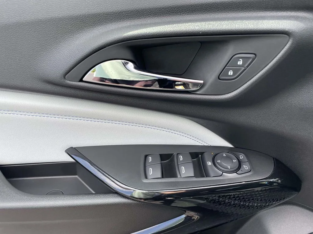 New 2026 Mosaic Black Metallic Chevrolet LT image 18