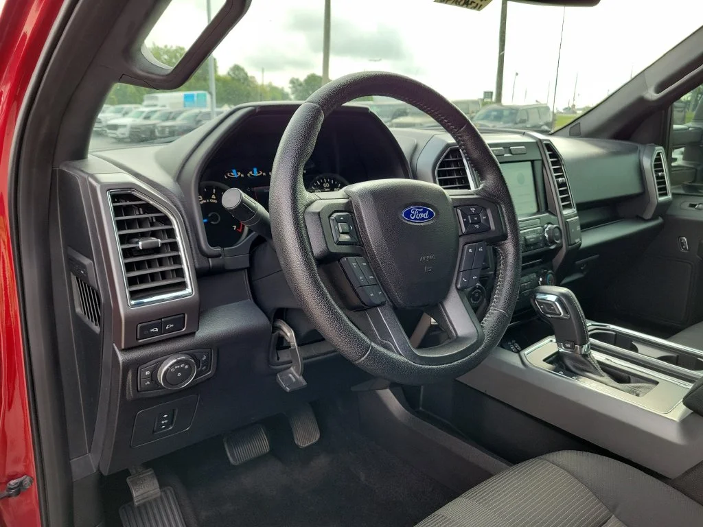 Used 2016 Red Ford XLT image 19