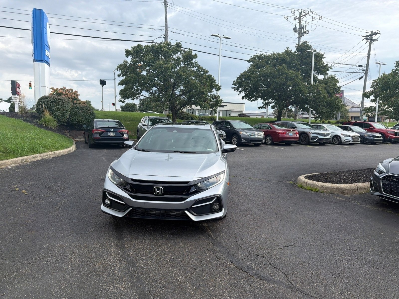 Used 2021 Lunar Silver Metallic Honda EX image 3