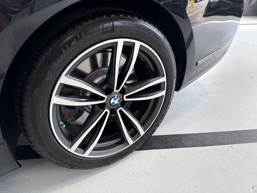 Used 2022 Black BMW 750i xDrive image 12