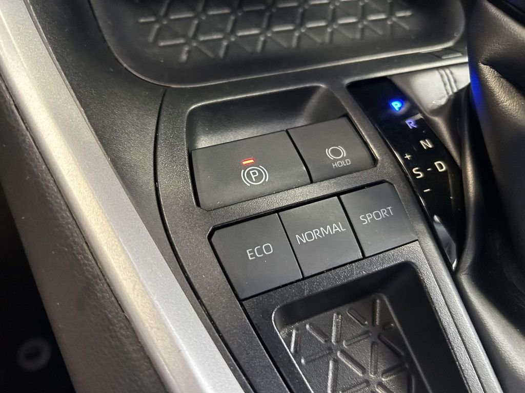 Used 2025 White Toyota XLE image 21