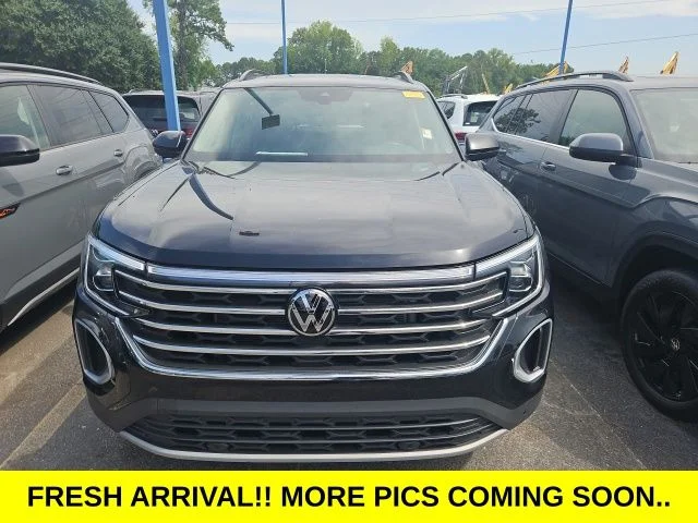 Used 2024 Black Volkswagen 2.0T SE w/Technology image 1