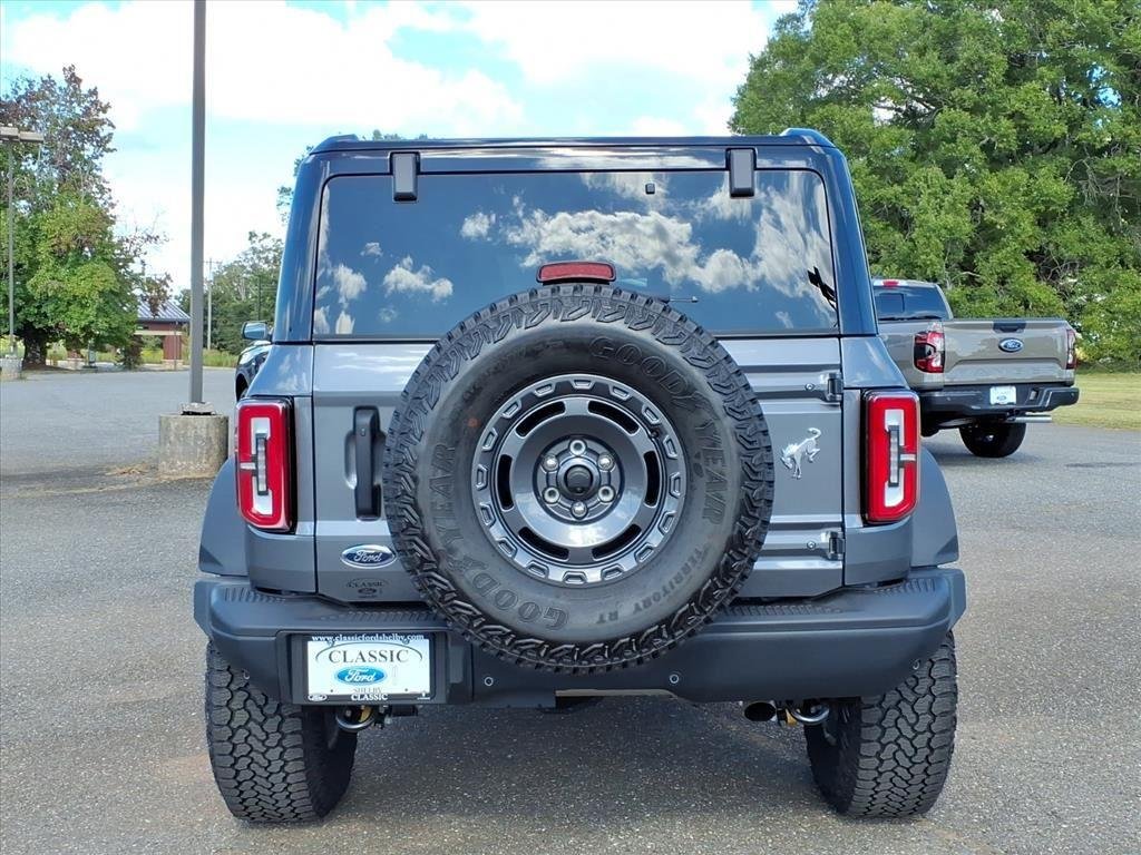 New 2025 Carbonized Gray Metallic Ford Badlands® image 18