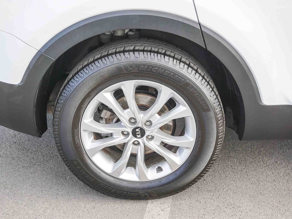 Used 2020 White Kia LX image 8