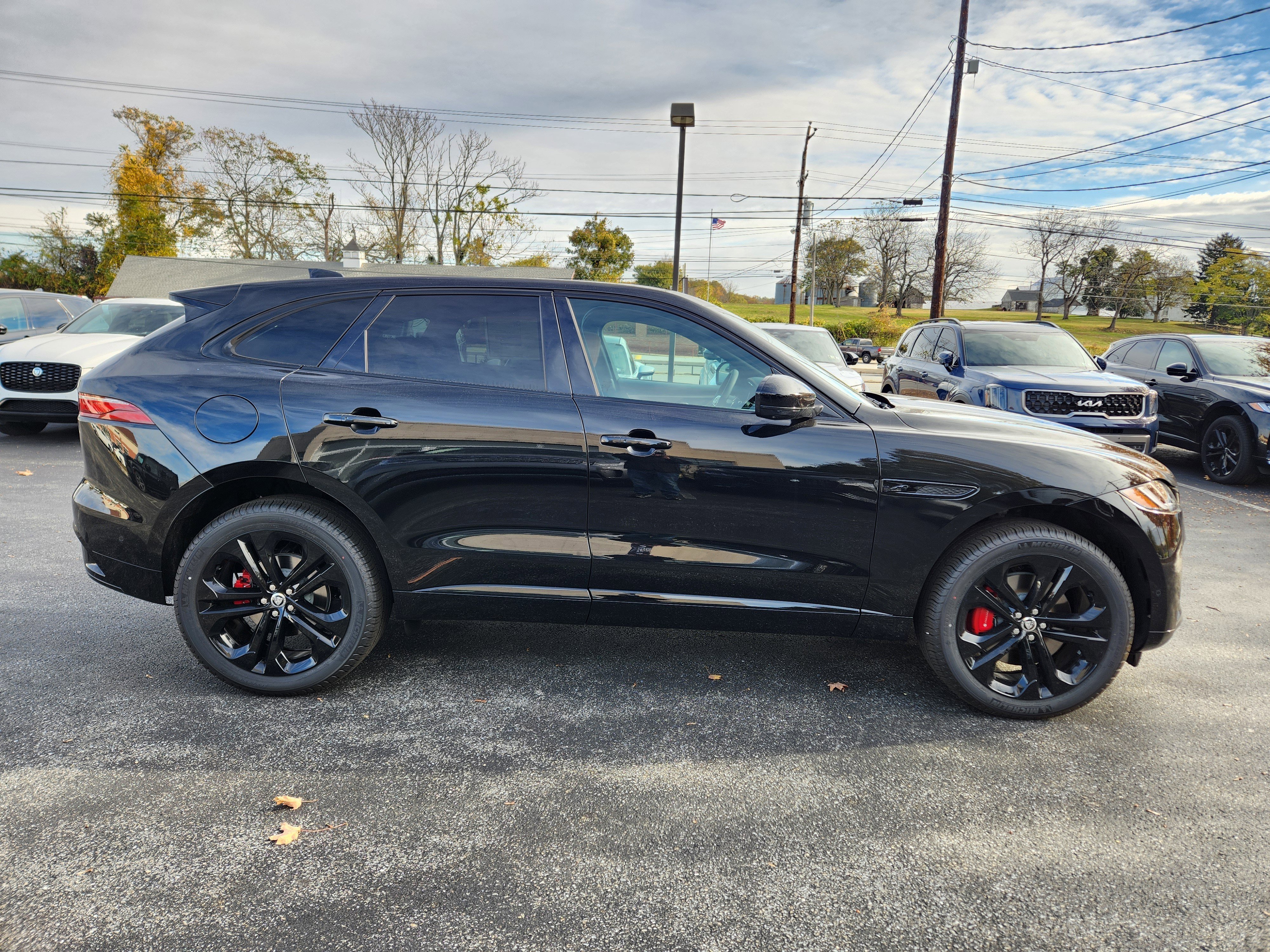New 2026 Santorini Black Jaguar P400 R-Dynamic S image 6