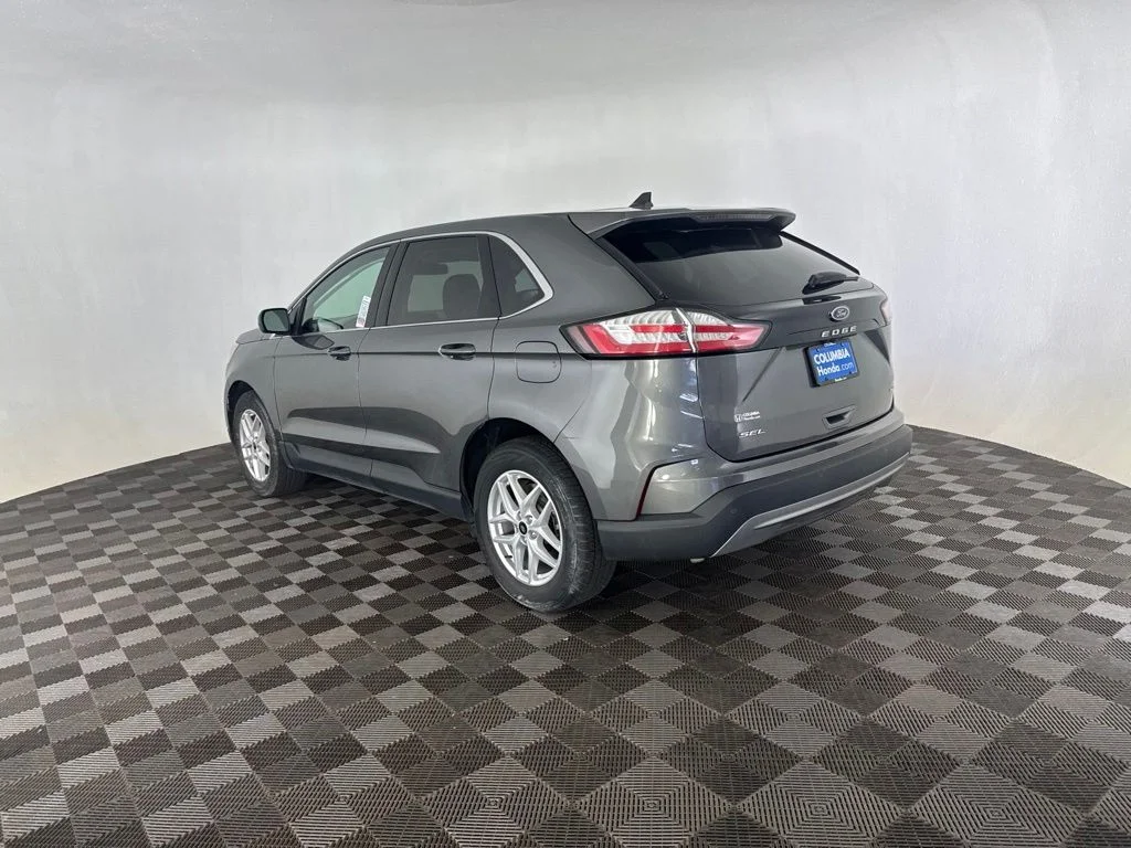 Used 2023 Gray Ford SEL image 7