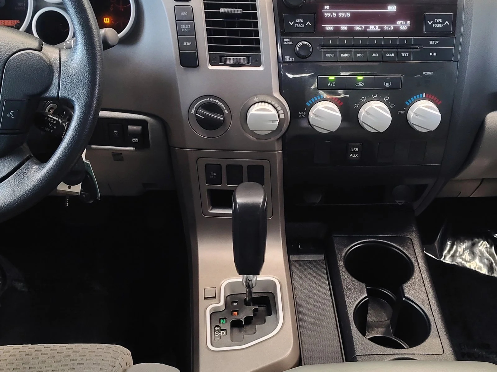 Used 2013 Super White Toyota Grade image 21