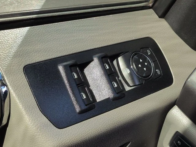 Used 2017 Oxford White Ford XLT image 25